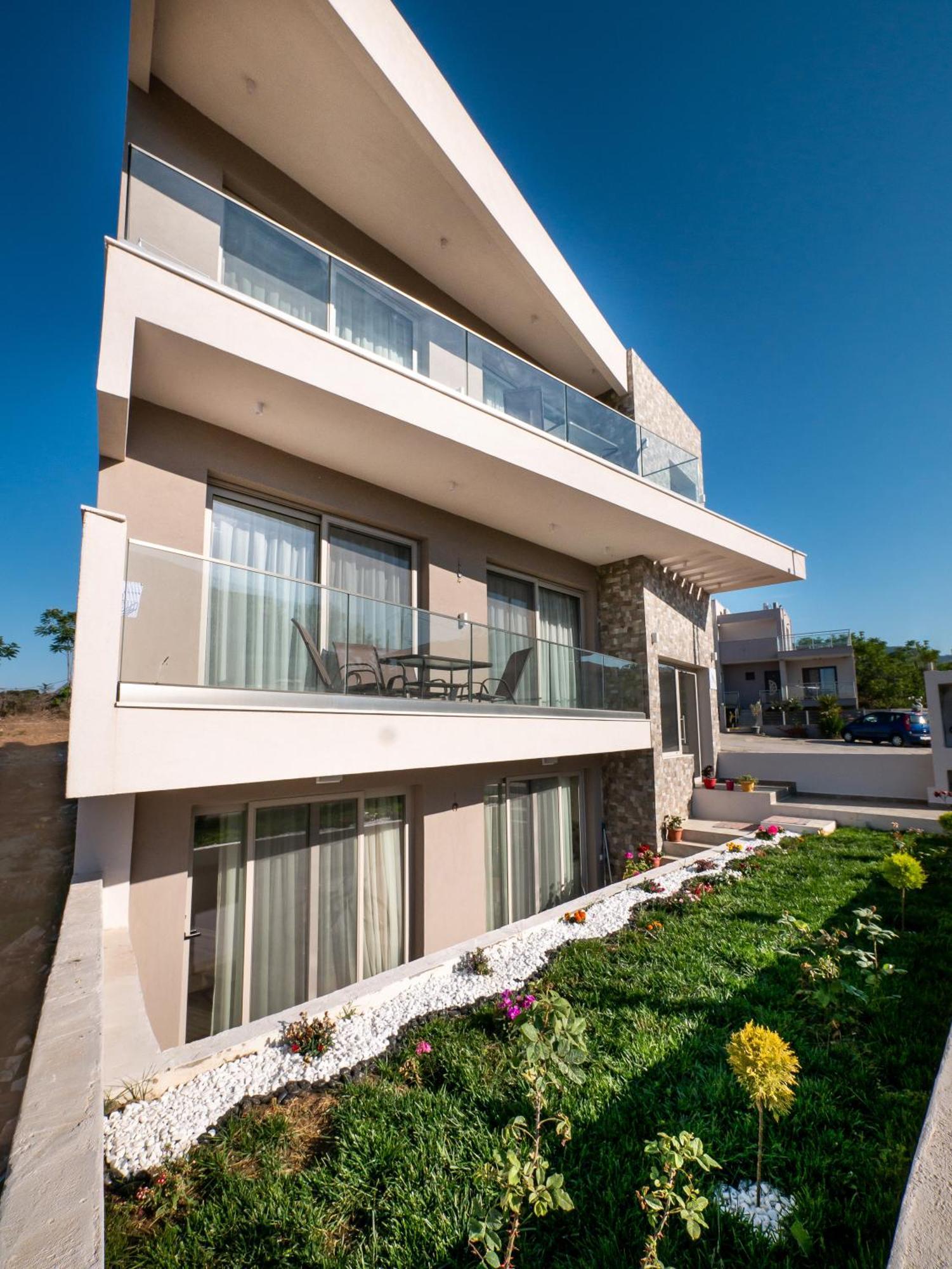 Diamela Apartments يميناريا المظهر الخارجي الصورة