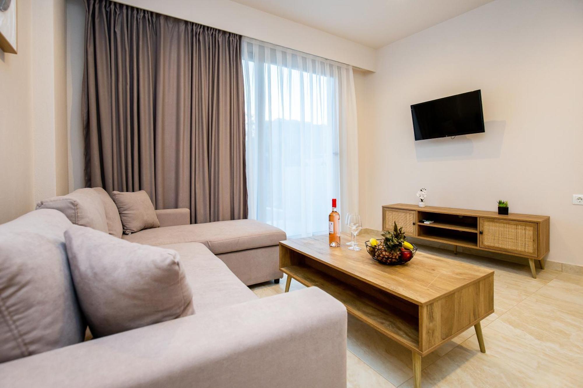 Diamela Apartments يميناريا المظهر الخارجي الصورة