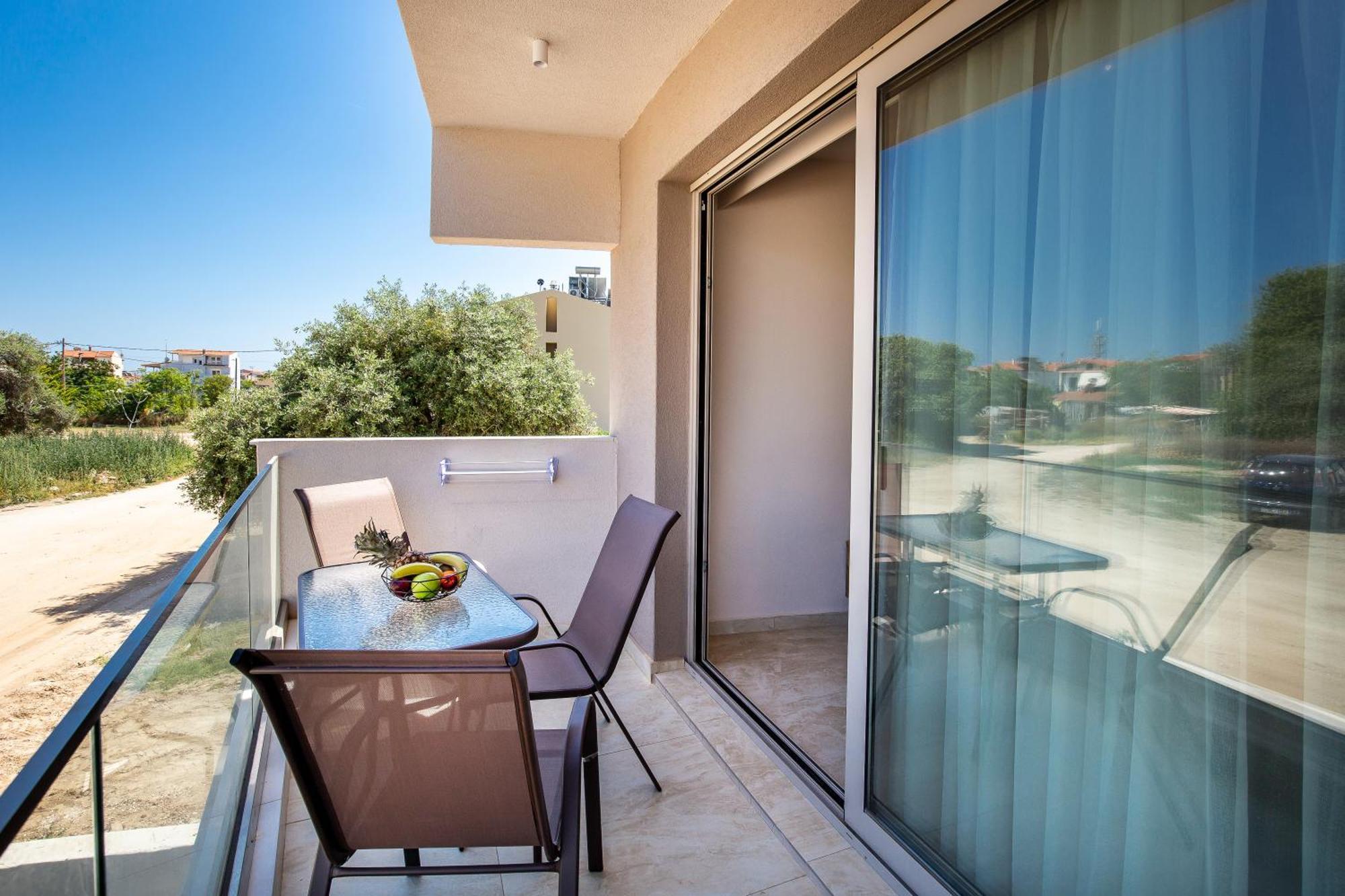 Diamela Apartments يميناريا المظهر الخارجي الصورة